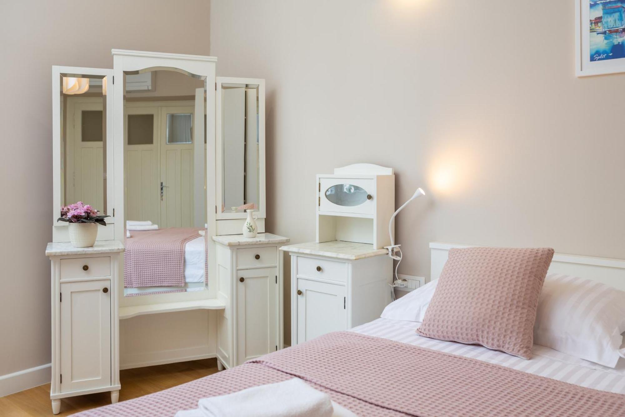 Apartment More Deluxe Сплит Экстерьер фото