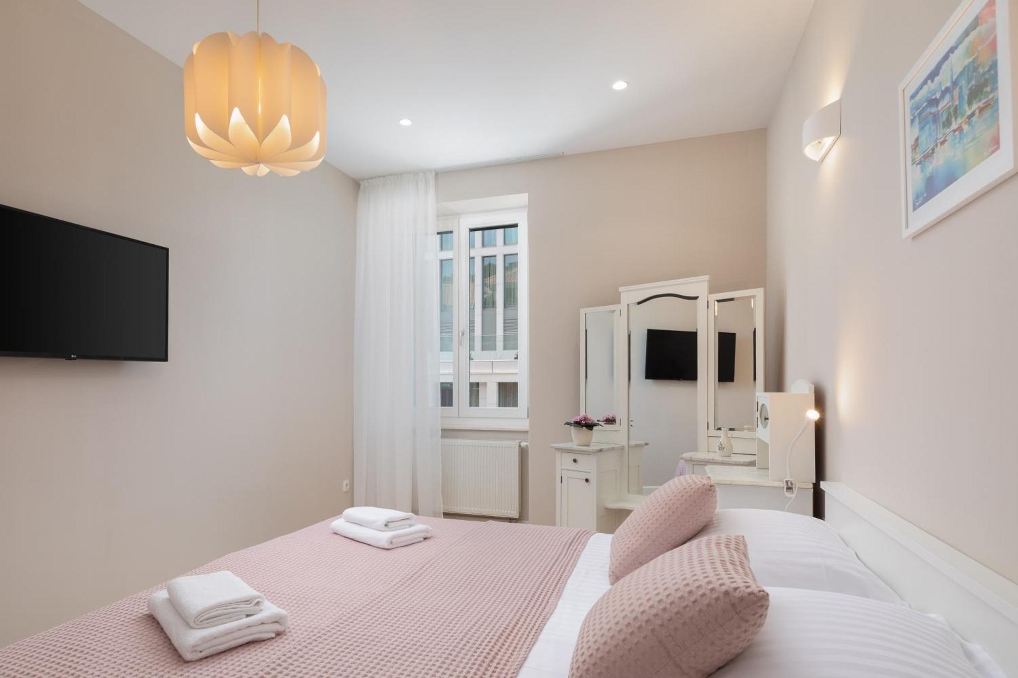 Apartment More Deluxe Сплит Экстерьер фото